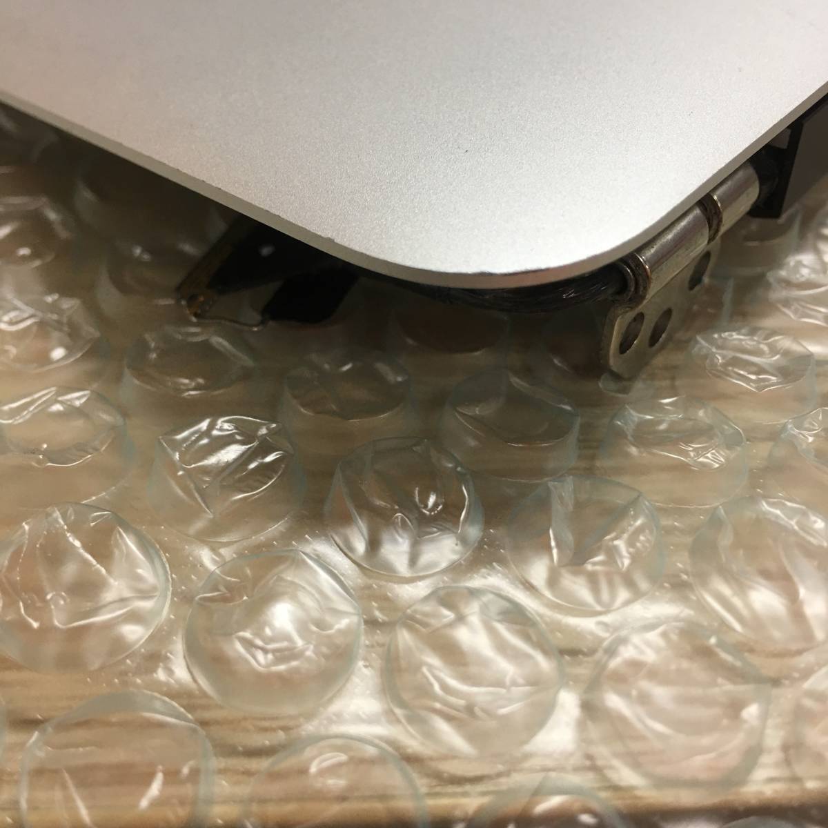 交換用LCDディスプレイ MacBook Air 13 inch 2017 液晶 上半身ユニット 中古取り外し品 動作品_画像6