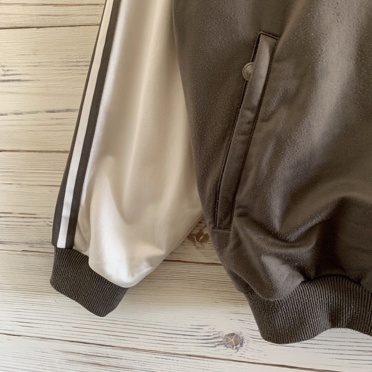 adidas トラックトップ 茶 ブラウン×ベージュ