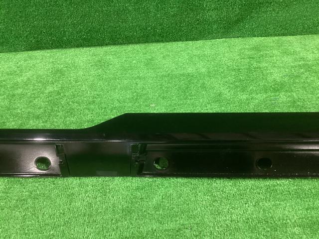 ヴォクシー DBA-ZRR80G 右サイドステップ スタンダード 202 ※26/1~ 黒 75850-28050-C0_画像6