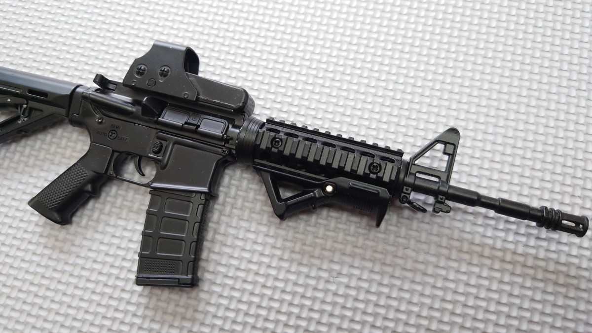 ..1/3 scale miniature life ruAR15 coyote military toy gun model gun 