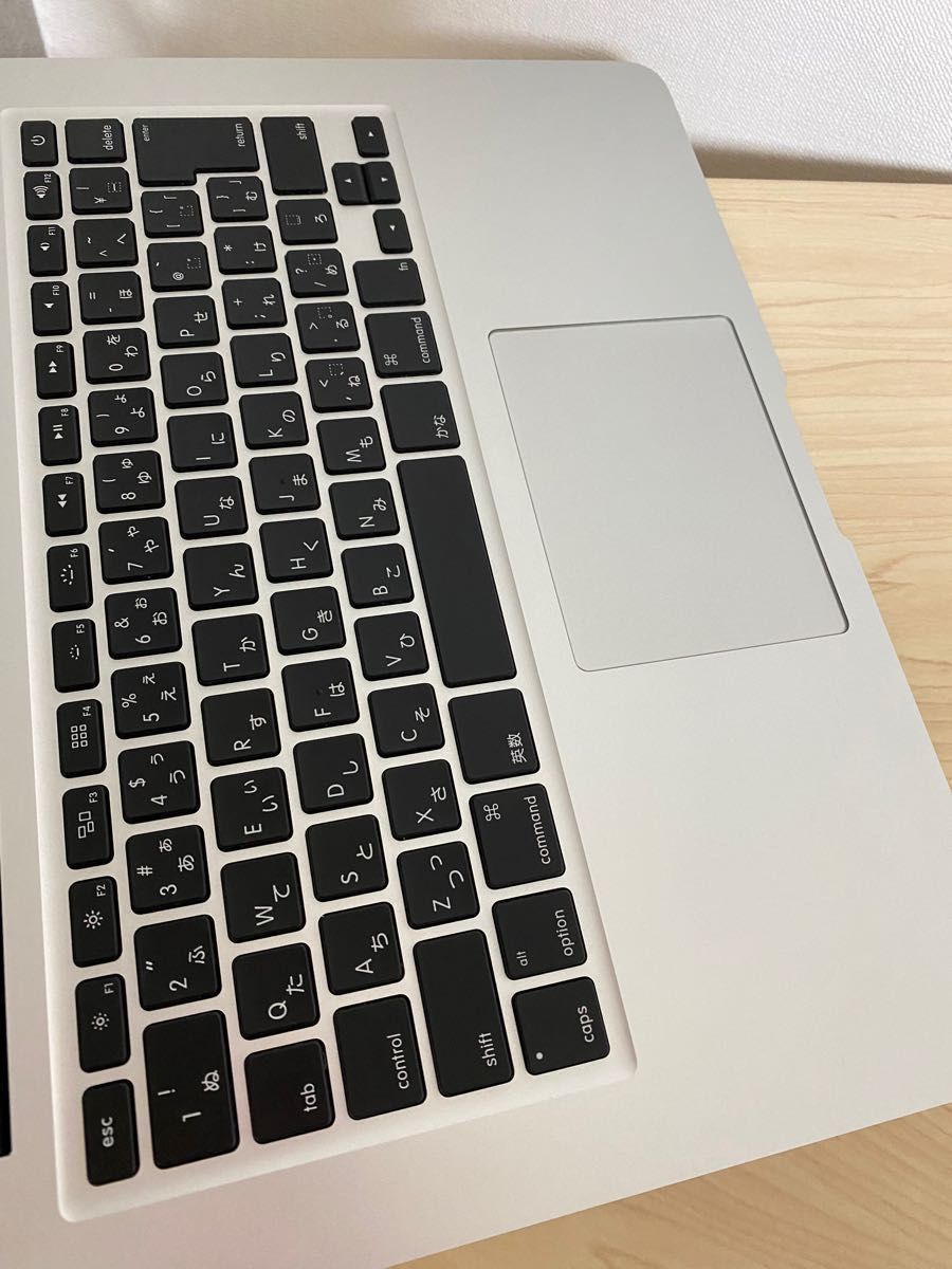 美品 Apple MacBook Air 13インチ/Adobe/Windows11/Office。 美品 Apple MacBook Air 13インチ/Adobe/Windows11/Office。