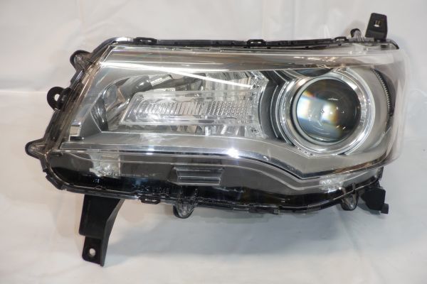 eKカスタム DBA-B11W 右ヘッドランプASSY X42/W13(XW1C) W1048 8301C972 eKカスタム DBA-B11W 右ヘッドランプASSY X42/W13(XW1C) W1048 8301C972