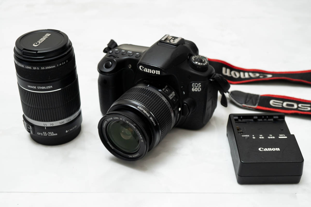 CANON EOS60D Wズームキット EF-S18-55mm F3.5-5.6IS & EF-S 55-250mm