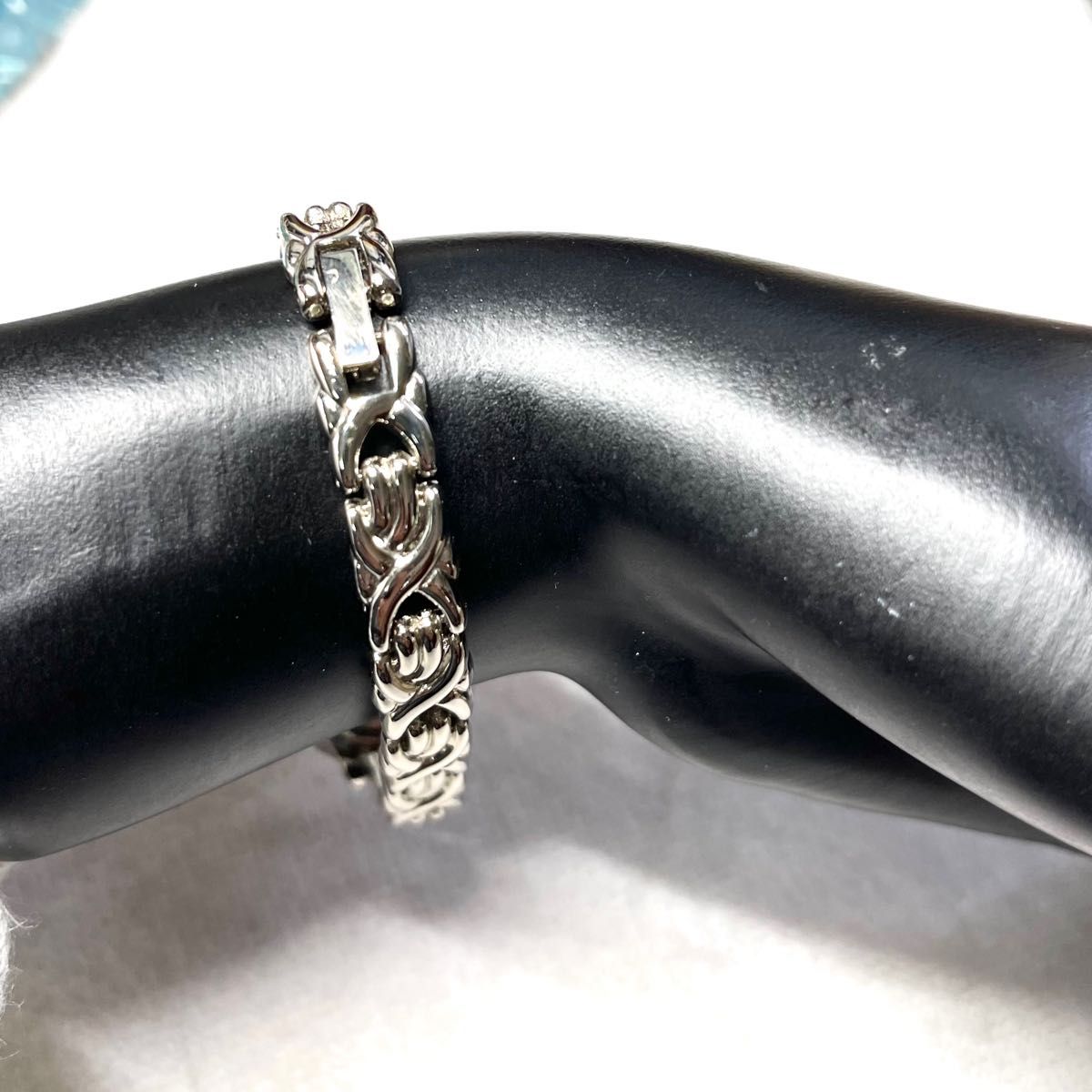 未使用保管品 稼働 VALENTINO Michelle CAMEO 月の女神 未使用保管品 稼働 VALENTINO Michelle CAMEO 月の女神