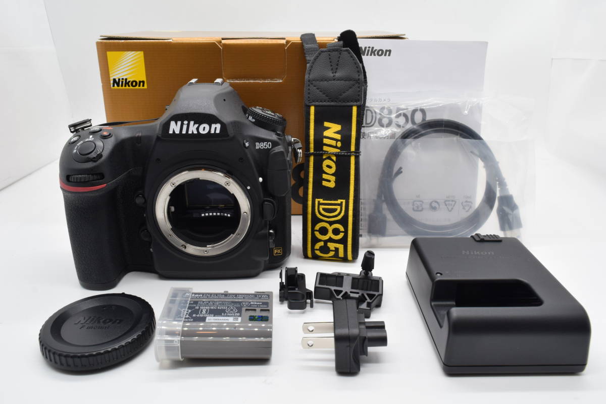 満点の ☆極上品☆ショット数8495!! Nikon デジタル一眼レフカメラ