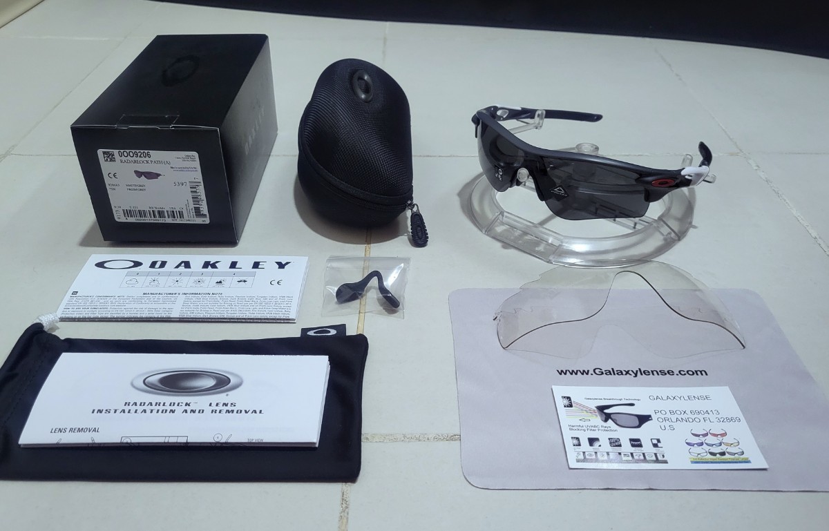 新品 調光レンズ付き OAKLEY RADARLOCK PATH VENTED オークリー 新品 調光レンズ付き OAKLEY RADARLOCK PATH VENTED オークリー