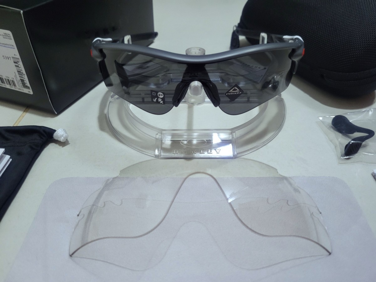 新品 調光レンズ付き OAKLEY RADARLOCK PATH VENTED オークリー 新品 調光レンズ付き OAKLEY RADARLOCK PATH VENTED オークリー