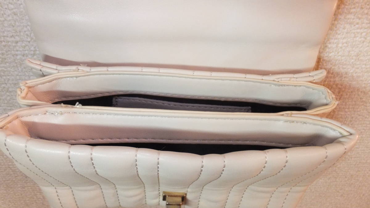 ★ZARA★Womens handbags　レディースハンドバッグ ショルダーバッグ　18X12X7Cm　USED IN JAPAN クリーム色系_画像3