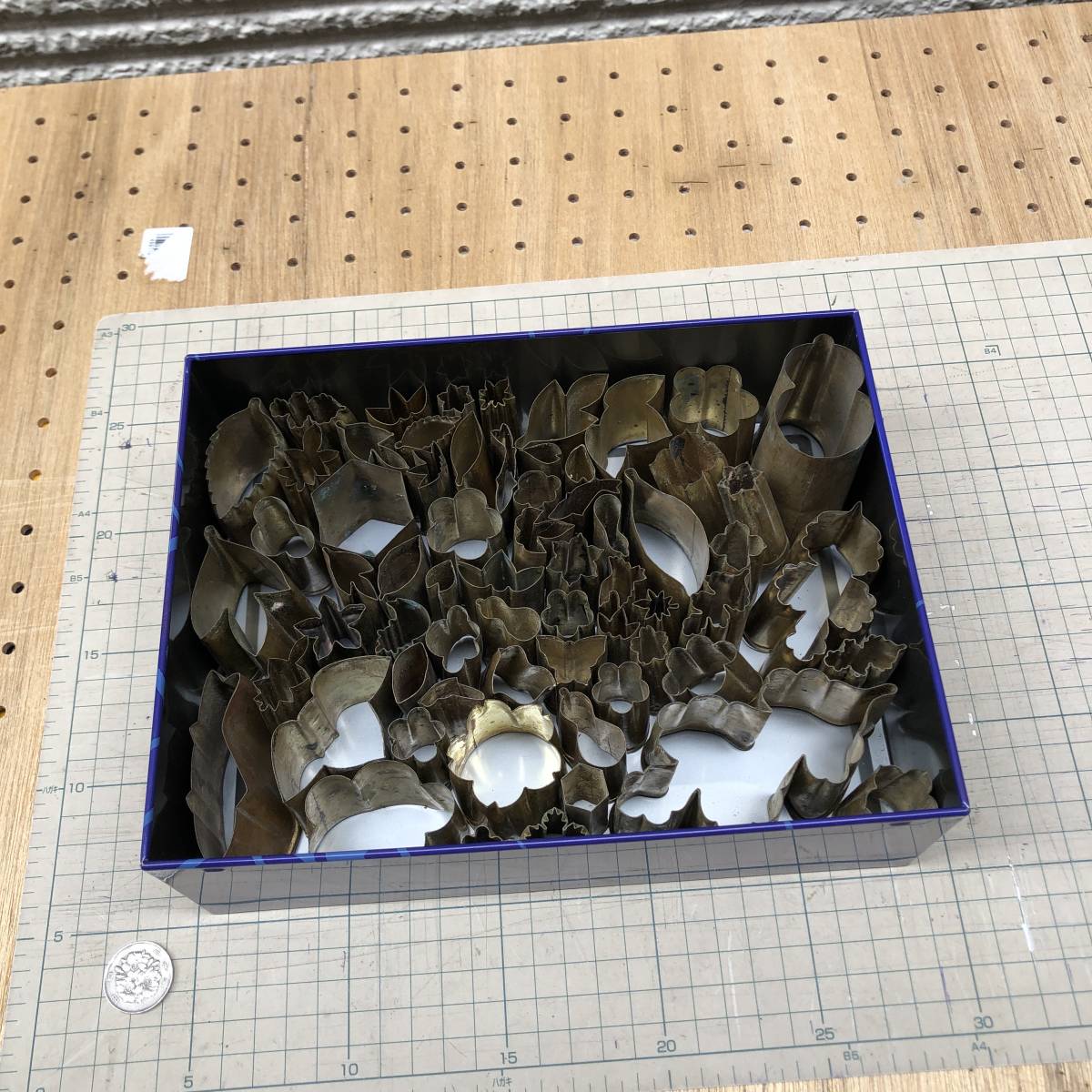 鑑賞用自然石(風速)】姿石(豊似石) 板台付き 鑑賞用自然石(風速)】姿石(豊似石) 板台付き