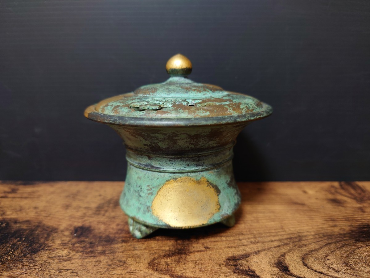 逸品仏具 貴重 銅製撒金 荷花造型 香炉 熏香炉 古仏具 稀少 館蔵 逸品仏具 貴重 銅製撒金 荷花造型 香炉 熏香炉 古仏具 稀少 館蔵