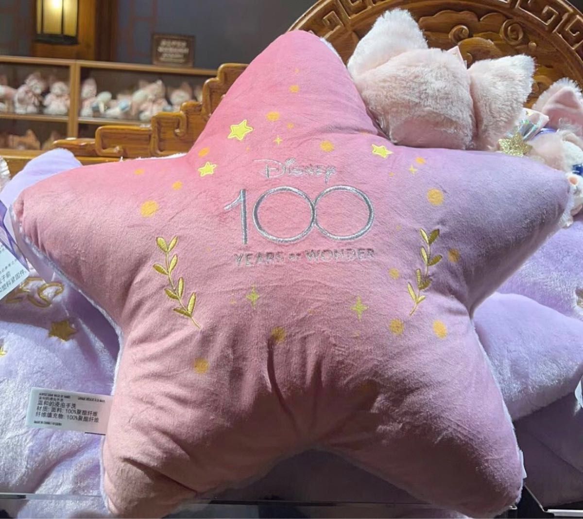 一点限り上海ディズニー 100周年最新発売　抽選商品　リーナベル抱き枕　クッション　タグ付き新品　写真の子
