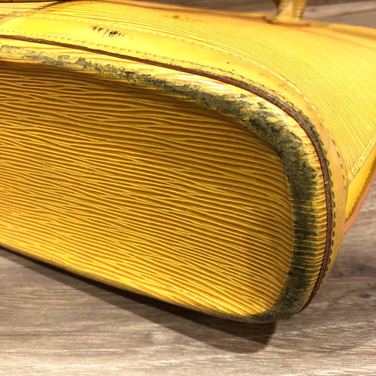 ☆正規品 LOUIS VUITTON ルイヴィトン エピ リュサック ショルダー