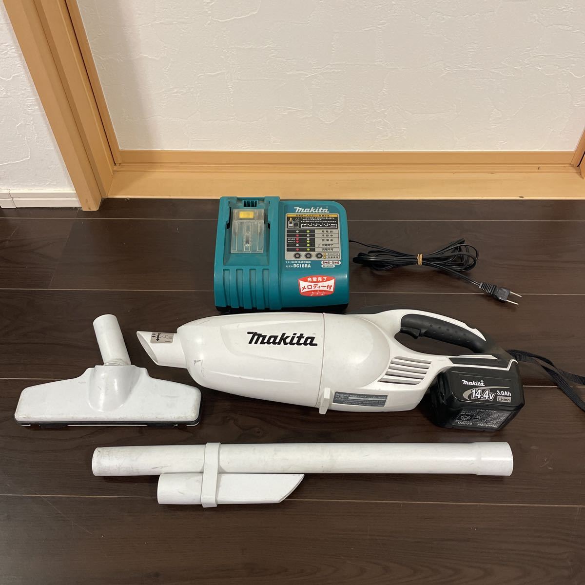 makita マキタ CL140FD コードレス掃除機 中古品(コードレスタイプ