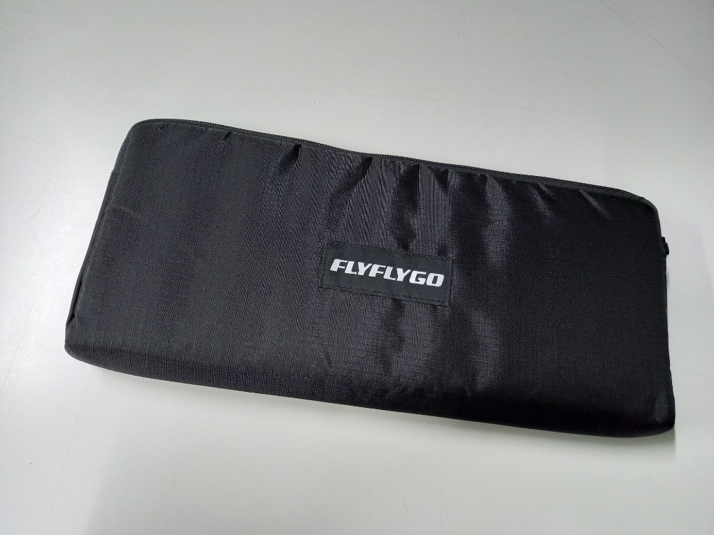 美品 FLYFLYGO テーブル アルミ製 組み立て式 軽量 ミニテーブル 風防にも使える コンパクト収納 専用ケース付き ソロキャンプ アウトドア_画像4