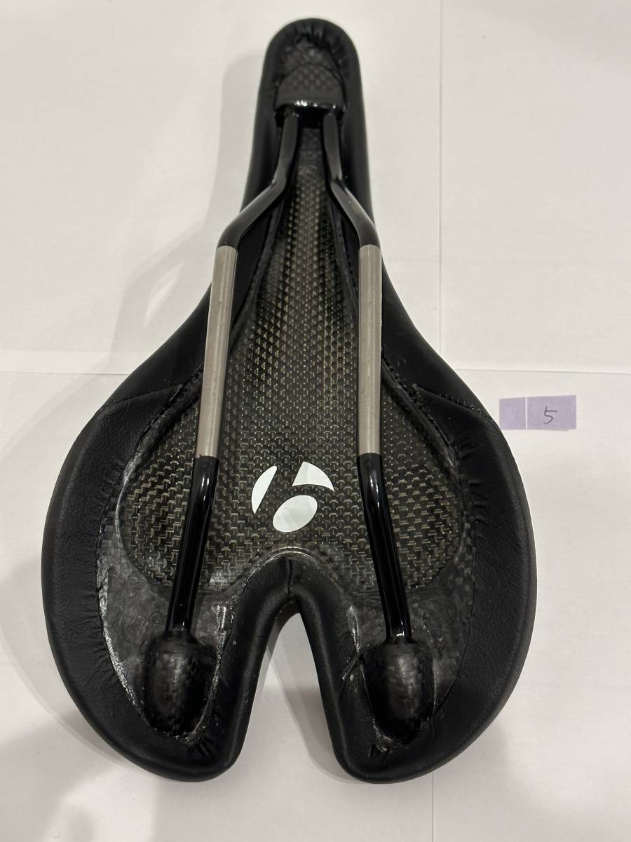 中古美品　Bontrager team issue サドル⑤ 黒ロゴ_画像4