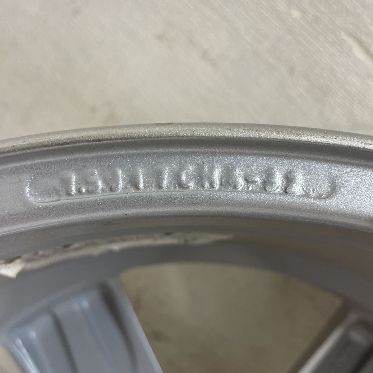 未使用.超美品☆プジョー純正☆308☆17インチ アルミホイール☆1本☆7.5J+32 PCP108 4穴☆207.307_画像8