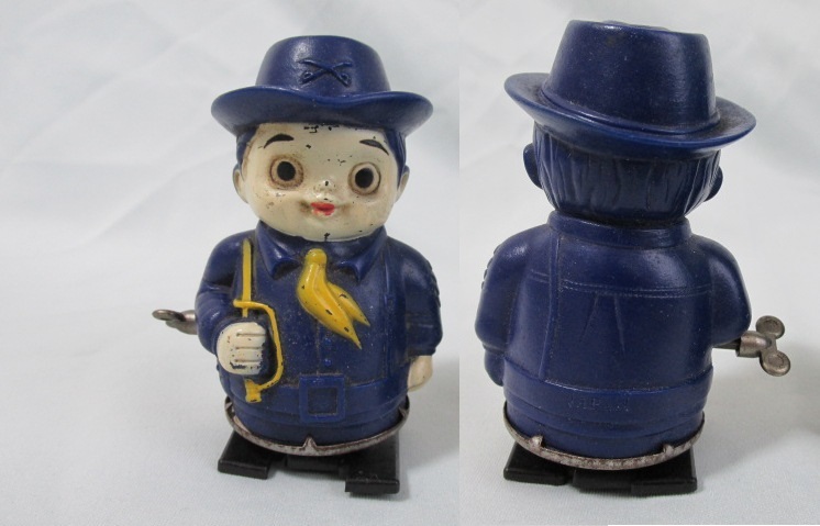 《激レア・おもちゃ》ゼンマイ人形 ４体セット JAPAN 日本製 インディアン 消防隊員 警察官 美容師 置物 小物 ビンテージの画像2