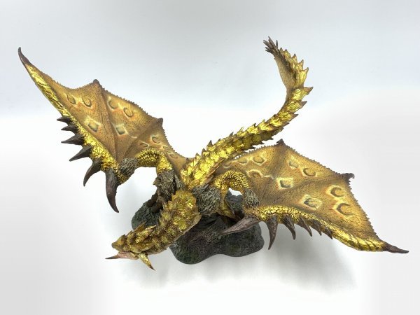 モンスターハンター 銀火竜リオレウス希少種、金火竜リオレイア希少種