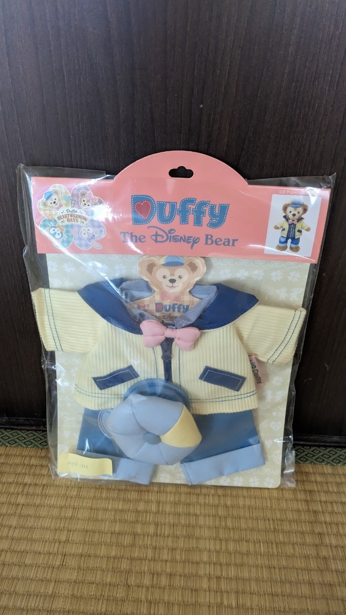 ダッフィー、コスチューム