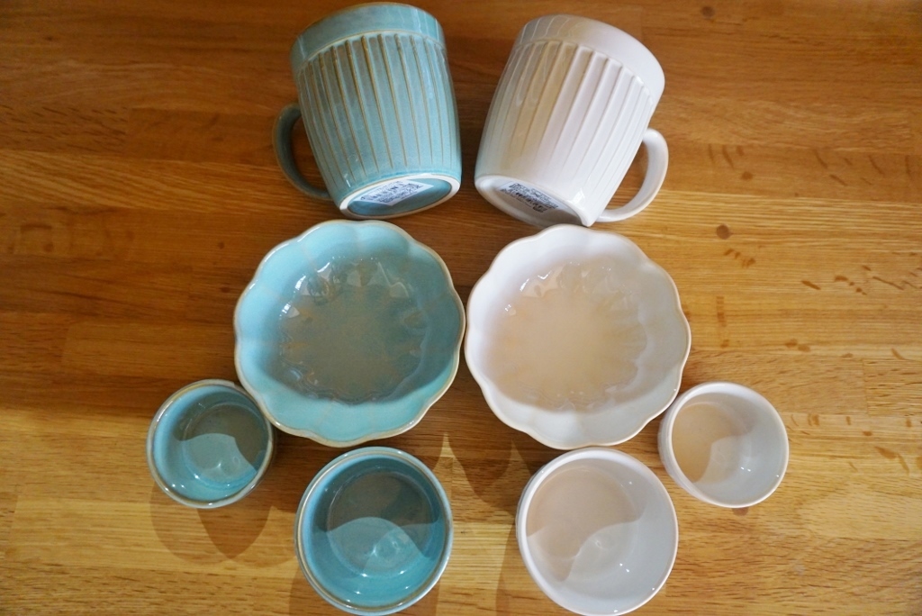 ブルーとホワイト 北欧風食器8点セット マグカップ 浅ボウル ブルーとホワイト 北欧風食器8点セット マグカップ 浅ボウル