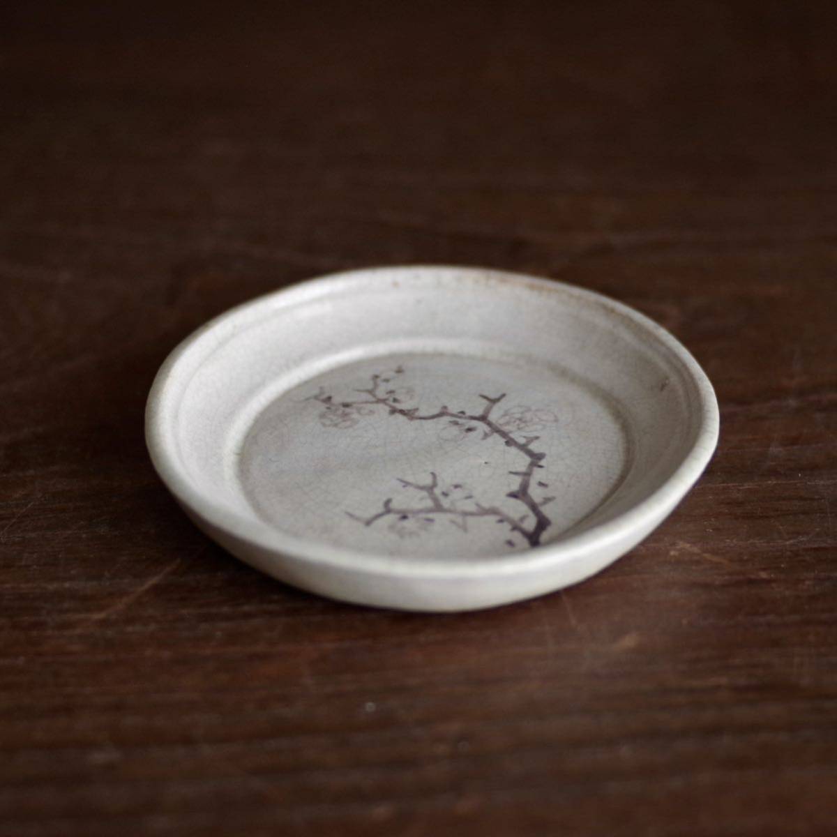 鉄絵折枝梅文 小皿 京焼 江戸後期~明治 豆皿 手塩皿 平盃 茶道具 向付