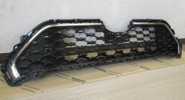 トヨタ純正新品】TOYOTA 未使用品 ☆大人気商品☆ RAV4 PHV バンパー