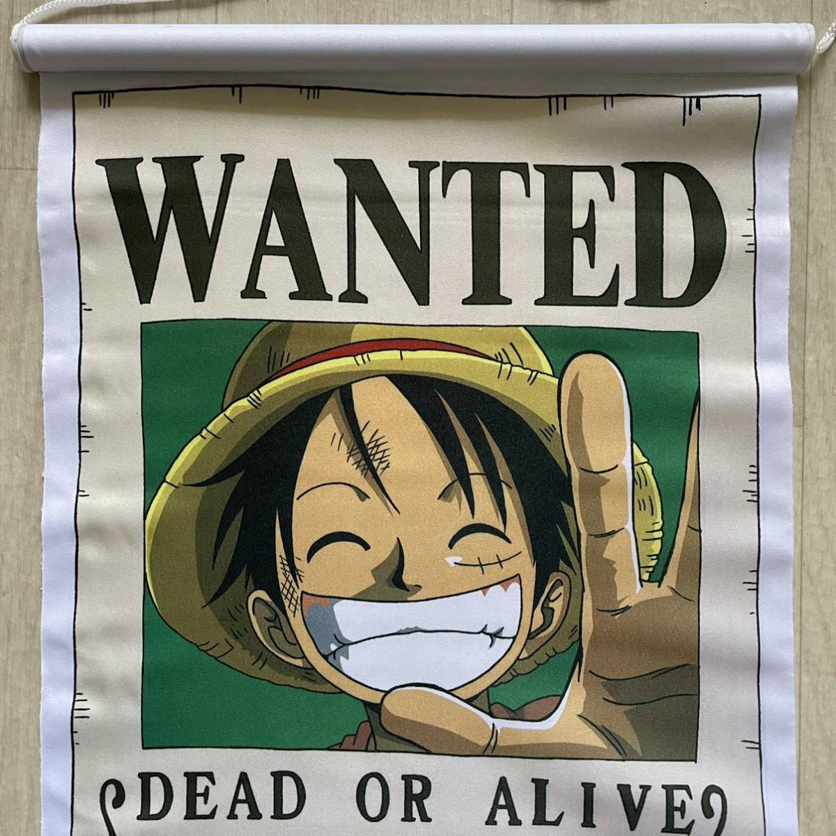 公式】 ルフィ 手配書タペストリー ONE PIECE 10th ANNIVERSARY 公式】 ルフィ 手配書タペストリー ONE PIECE 10th ANNIVERSARY