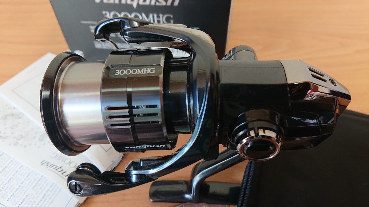 まずまず美品の シマノ １９ バンキッシュ ３０００ＭＨＧ ( SHIMANO vanquish ) です。