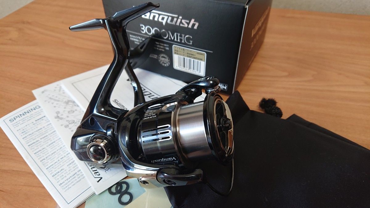 まずまず美品の シマノ １９ バンキッシュ ３０００ＭＨＧ ( SHIMANO vanquish ) です。