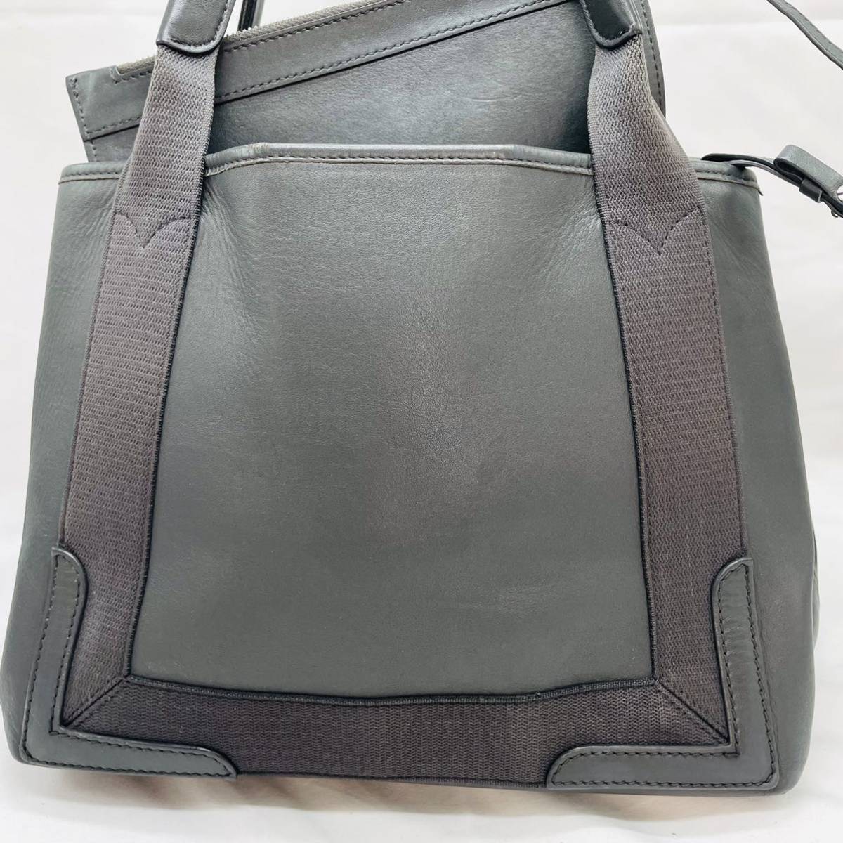 美品 BALENCIAGA ネイビーカバス レザー ハンドバッグ トートバッグ