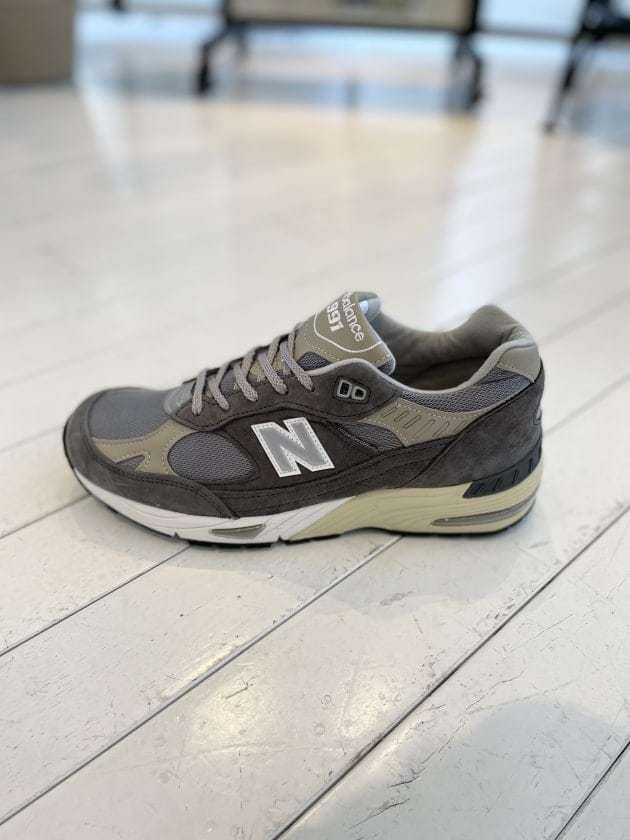 驚きの値段で】【驚きの値段で】New Balance ニューバランス M991UKF