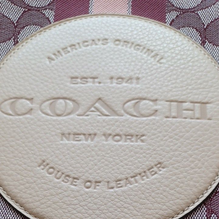  COACH　最新トートバッグ　大判