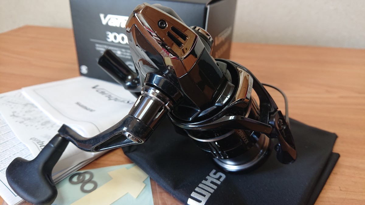 まずまず美品の シマノ １９ バンキッシュ ３０００ＭＨＧ ( SHIMANO vanquish ) です。_画像2