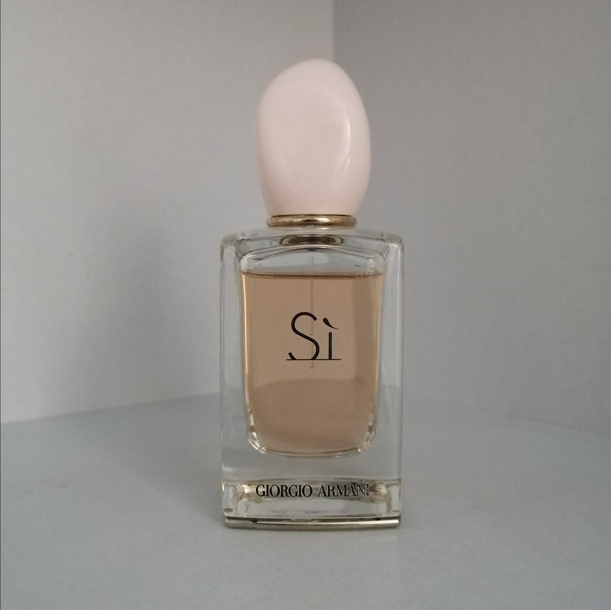 即決★GIORGIO ARMANI ジョルジオ アルマーニ Si シィ オードトワレ 50ml 香水