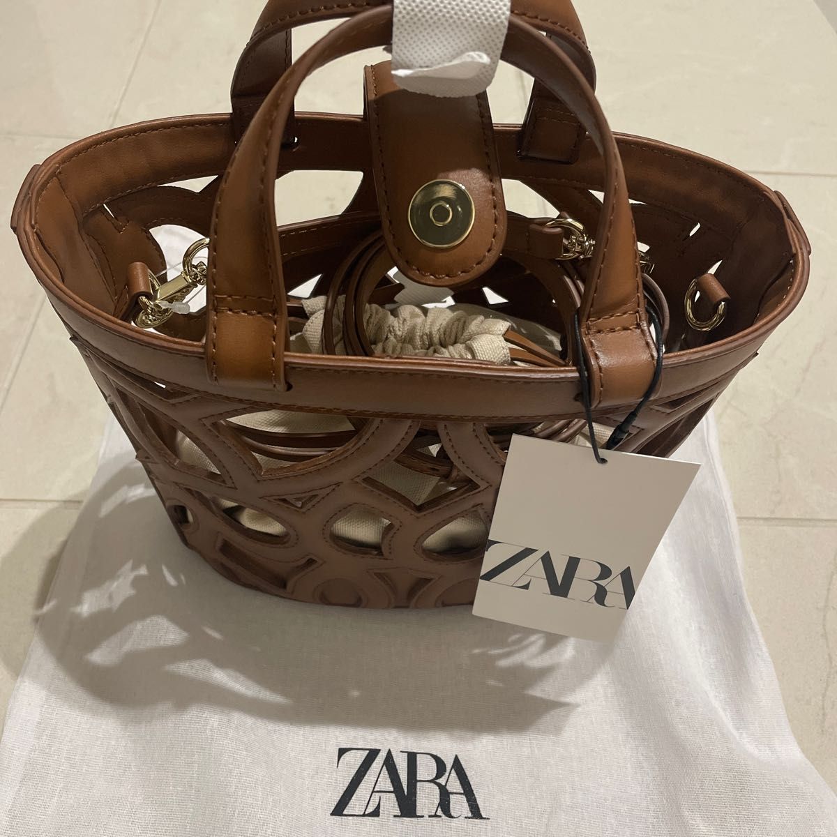 新品未使用 ZARA カットワークミニトートバッグ ザラ ブラウン 新品未使用 ZARA カットワークミニトートバッグ ザラ ブラウン