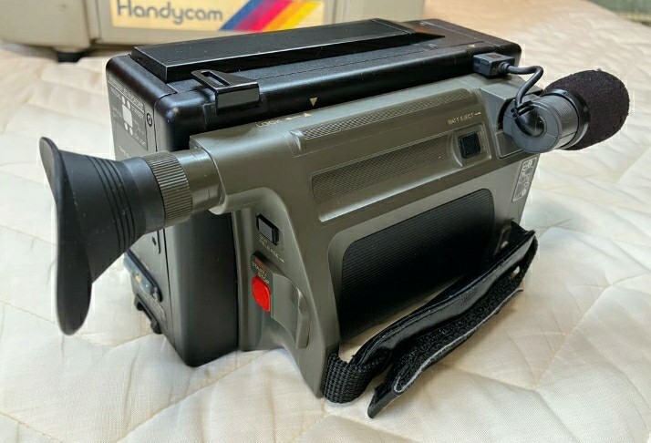 SONY ソニー 8mm ビデオデッキ EV-C8 / 初代ハンディカム CCD-M8 / SPORTS PACK SPK-M8 その他 アクセサリー付 の画像4