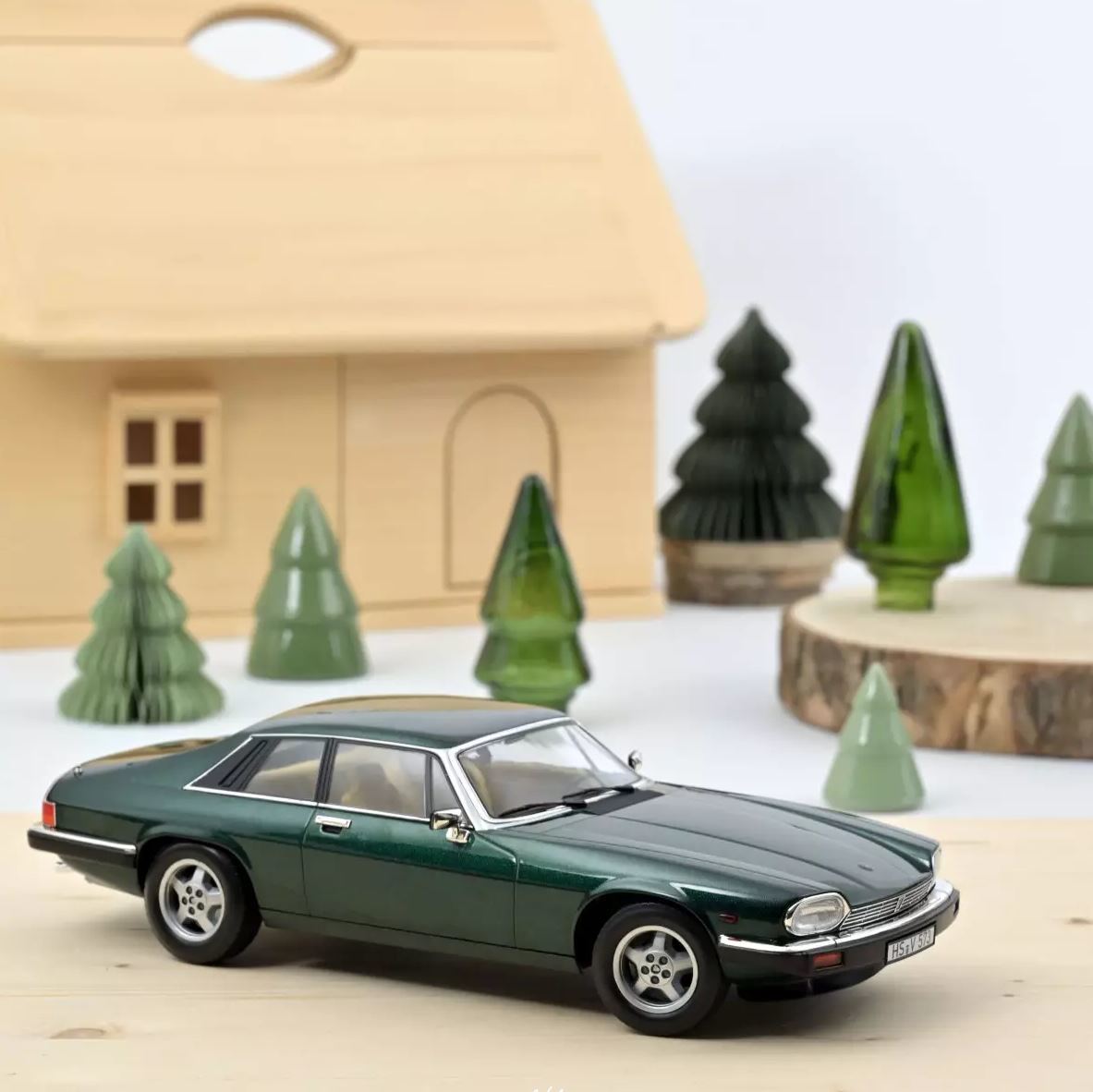 ノレブ 1/18 ジャガー XJ-S 5.3 H.E. クーペ 1982 グリーンメタリック NOREV JAGUAR Coupe_画像8