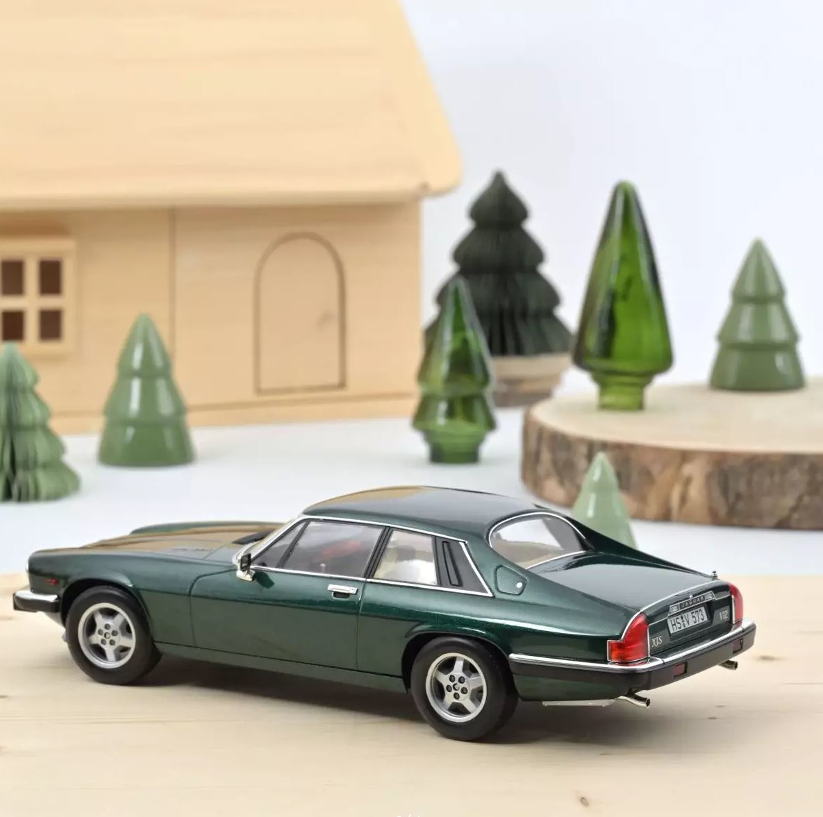 ノレブ 1/18 ジャガー XJ-S 5.3 H.E. クーペ 1982 グリーンメタリック NOREV JAGUAR Coupe_画像9