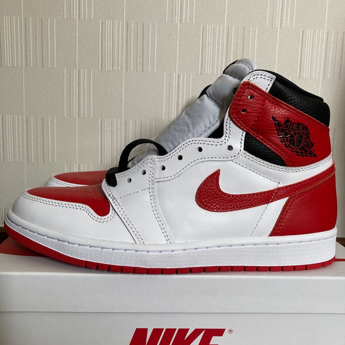 NIKE AIR JORDAN 1 RETRO HIGH OG HERITAGE ナイキ エア ジョーダン 555088-161