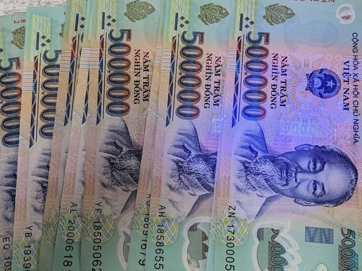 ○ベトナムの紙幣 50万ドン 20枚 1000万ドンになります ベトナムドン