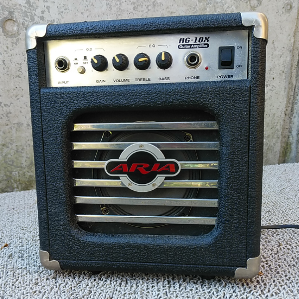 小型ギターアンプ　 AG-10X -GUITAR AMP- Amplifires　ARIA アリア_画像2