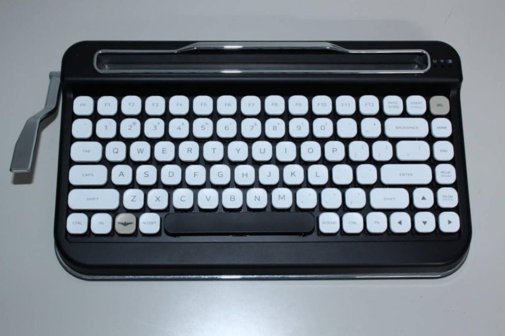ELRETRON PENNA タイプライター風キーボード