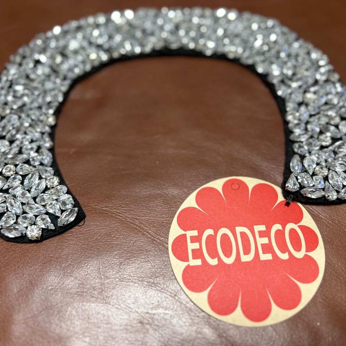 エコデコ ECODECO キラキラ 数種の形状違いクリアビジュー×黒土台バイカラー付け襟 未使用保管美品② 