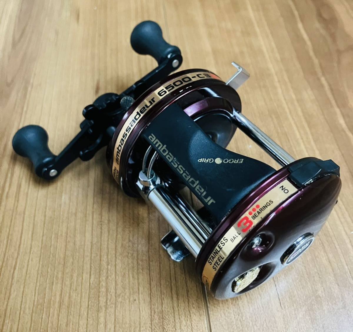 激安店舗 美品 ABU アブガルシア アンバサダー6500-C3 2SPEED #010103