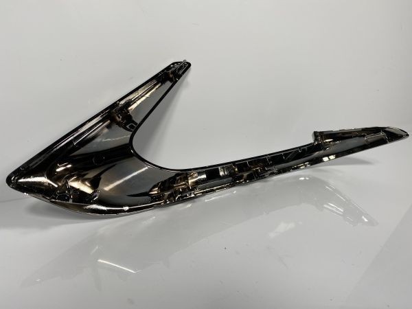 ☆　新品　純正品　10系アクア G's　メッキモール　リヤバンパーガーニッシュ 左右セット　メッキガーニッシュ　NHP10 _画像2