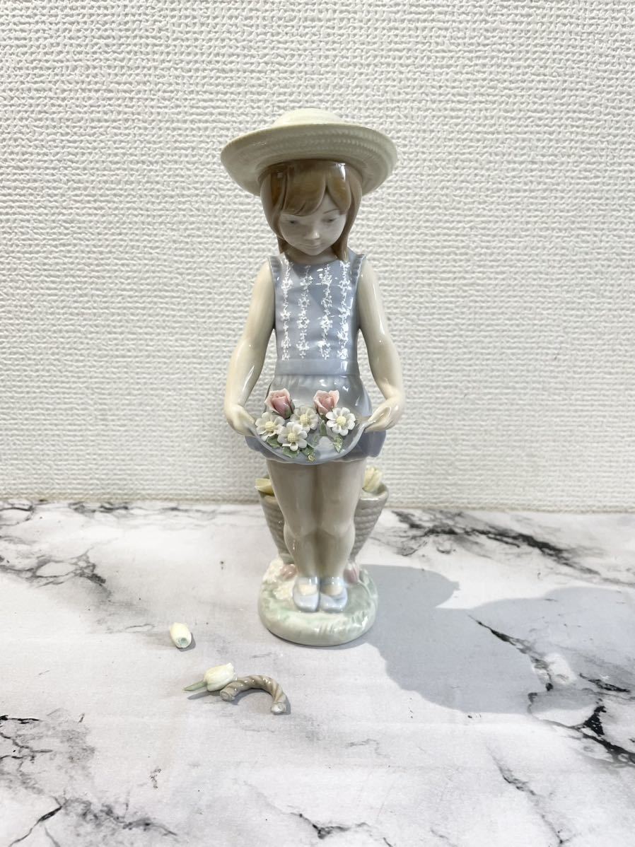 LLADRO リヤドロ リアドロ フィギュリン 陶器人形 スカートに花