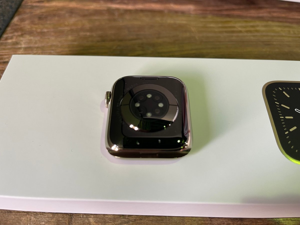 Apple Watch Series6 GPS + Cellularモデル 40mm ゴールドステンレス