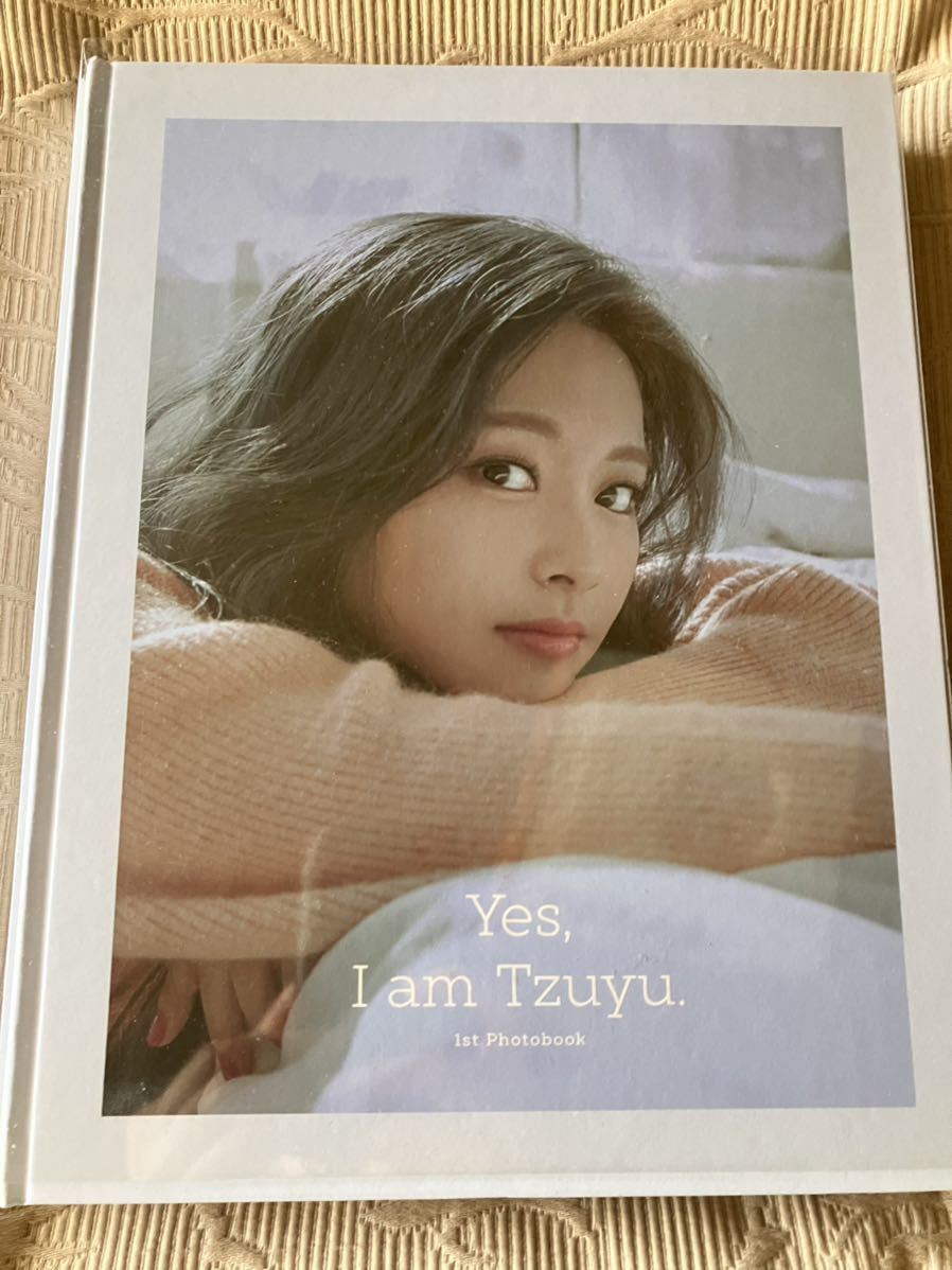 TWICE ツウィ 「Yes,I am Tzuyu.」 2冊中古セット、TWICELIGHTS