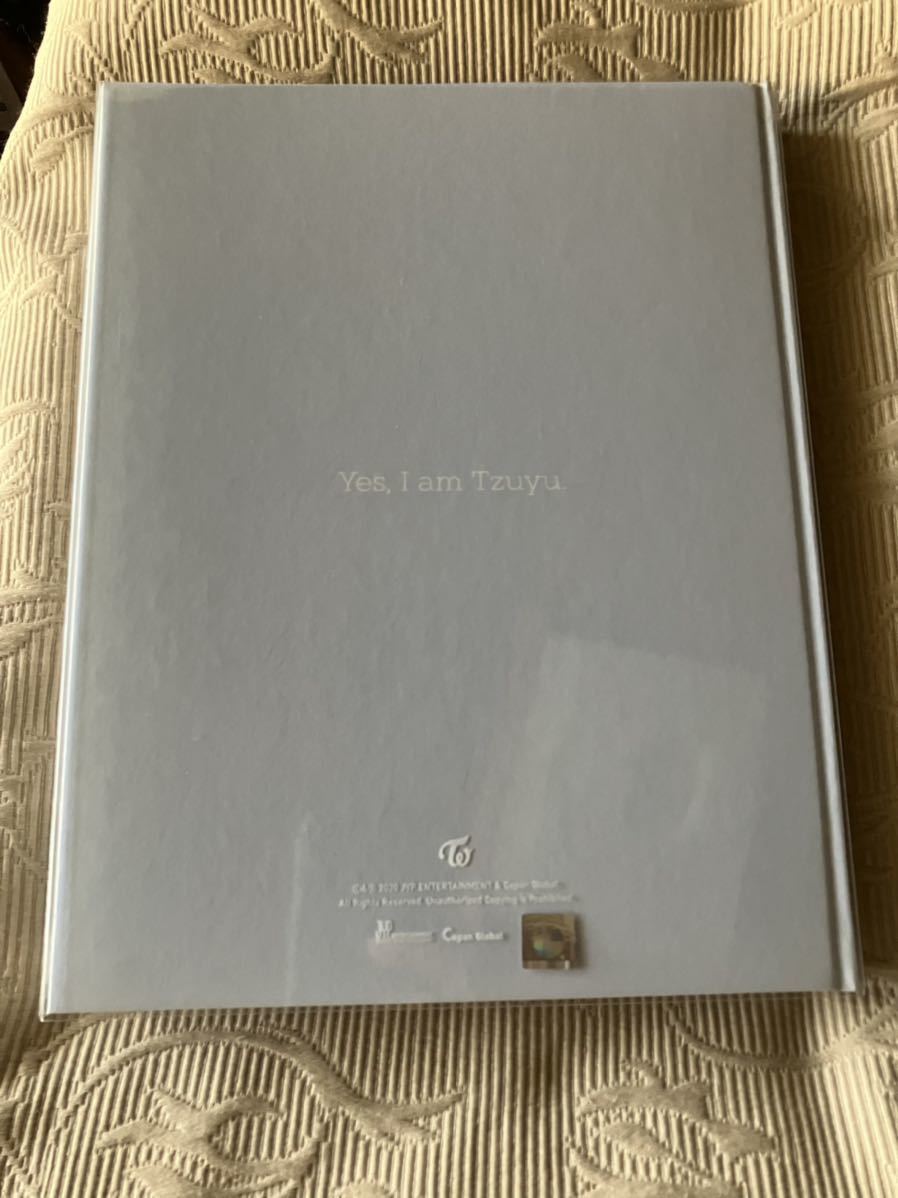 TWICE ツウィ 「Yes,I am Tzuyu.」 2冊中古セット、TWICELIGHTS