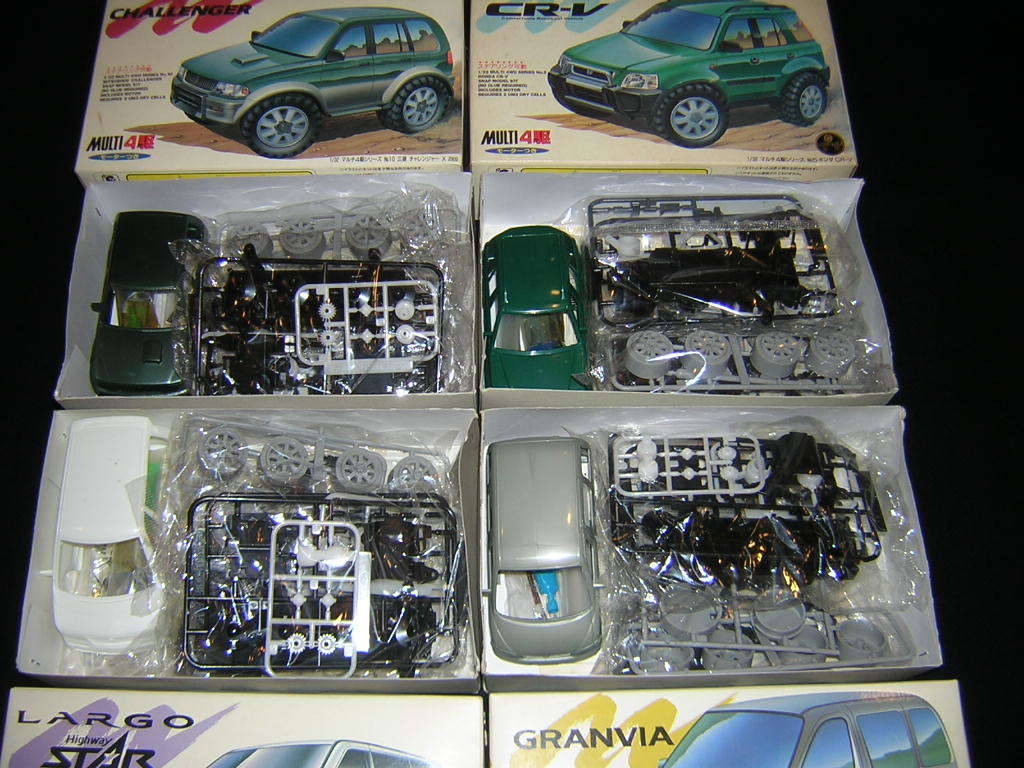 アオシマ　1/32　マルチ四駆シリーズ　4種セット　未組立品　チャレンジャーX2800 CR-V ラルゴ ハイウェイスター グランビアQ 4WD_画像2